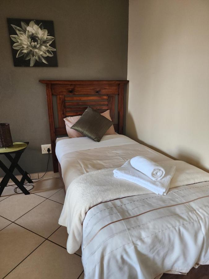 Southy Inn By The Lake Benoni Extérieur photo