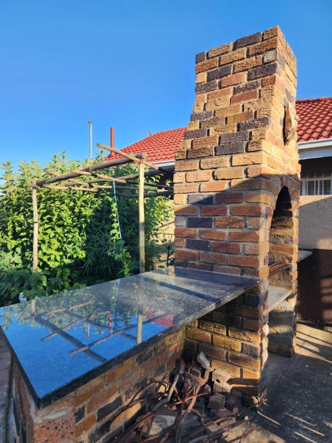 Southy Inn By The Lake Benoni Extérieur photo