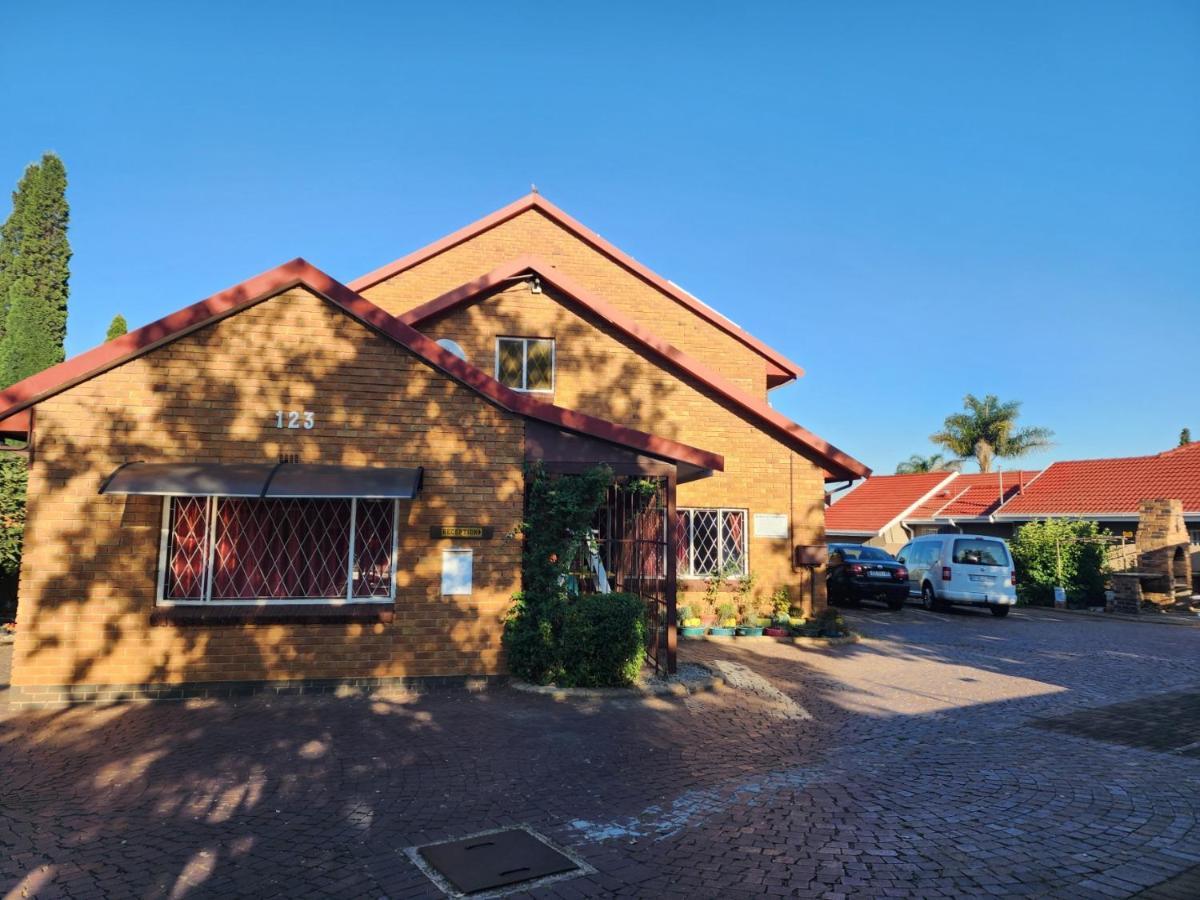 Southy Inn By The Lake Benoni Extérieur photo
