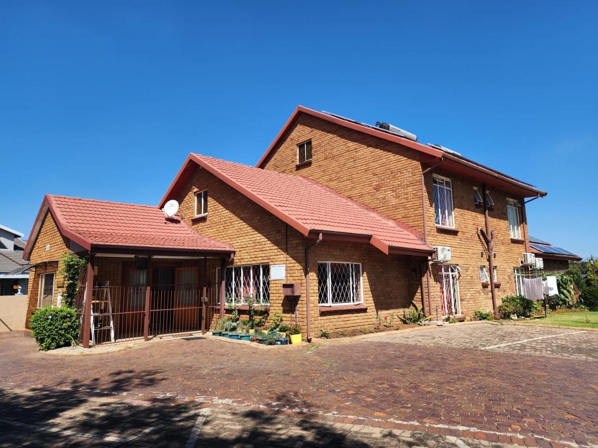 Southy Inn By The Lake Benoni Extérieur photo