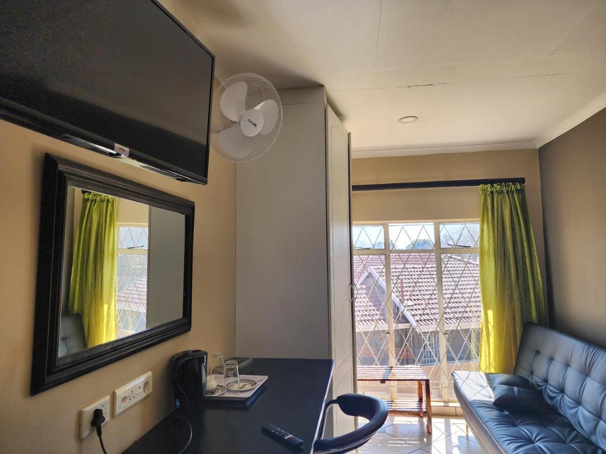 Southy Inn By The Lake Benoni Extérieur photo